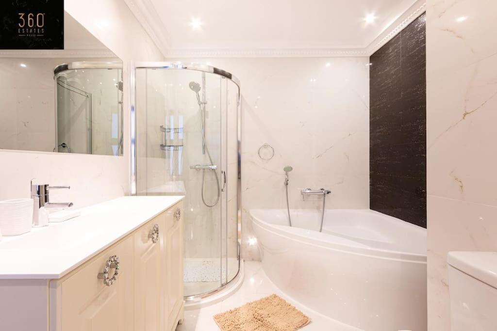 Saint Julian's One Of A Kind, Seafront Property In St Georges Bay By 360 Estates מראה חיצוני תמונה